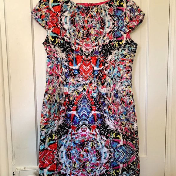 Tahari Printed Bodycon Graphic Dress - Picture 12 of 14